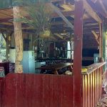 Parrillero, heladera, comedor al aire libre en cabañas Buena Vista. El Soberbio, Misiones